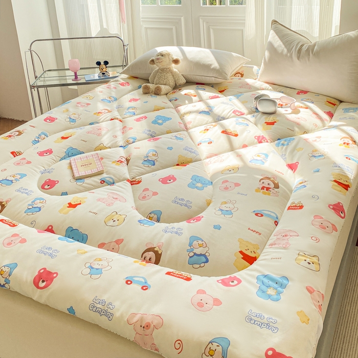 91家纺网 家纺一手货源 找家纺 缦卡琳家纺 2025新款水洗棉纤维羽丝棉床垫 游戏时间