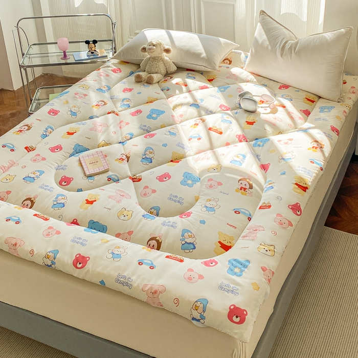 91家纺网 家纺一手货源 找家纺 缦卡琳家纺 2025新款水洗棉纤维羽丝棉床垫 游戏时间