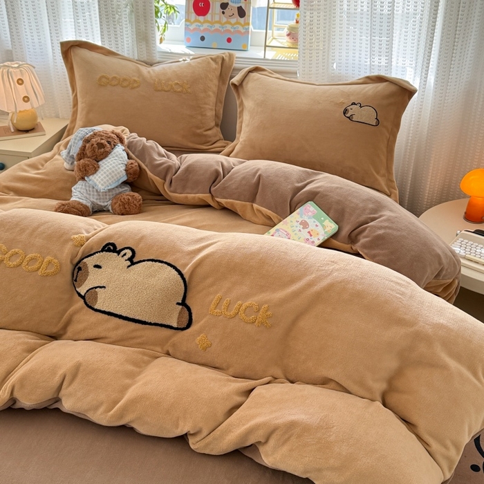 91家纺网 家纺一手货源 找家纺 857家居 2025新款双层针织纱羊羔绒毛毯 梦兔乐宴