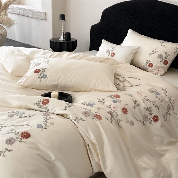 91家纺网 家纺一手货源 找家纺 鹿班家居 2026春季新品100S长绒棉毛巾绣系列-雨润花颜（标准会员-20元） 白色