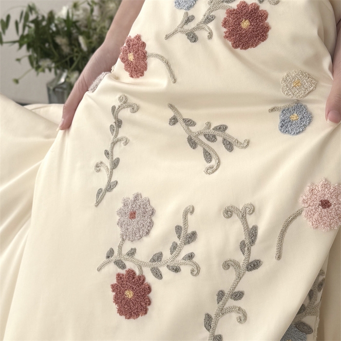 91家纺网 家纺一手货源 找家纺 鹿班家居 2026春季新品100S长绒棉毛巾绣系列-雨润花颜（标准会员-20元） 白色