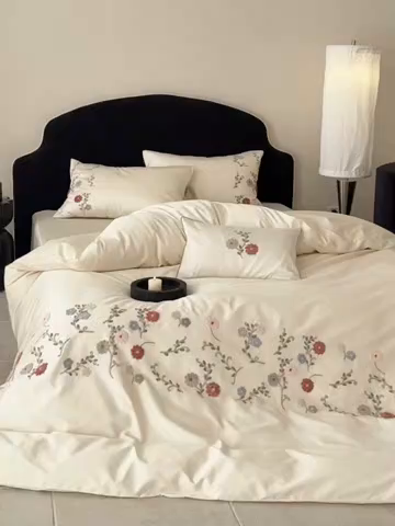 91家纺网 家纺一手货源 找家纺 鹿班家居 2026春季新品100S长绒棉毛巾绣系列-雨润花颜（标准会员-20元） 白色