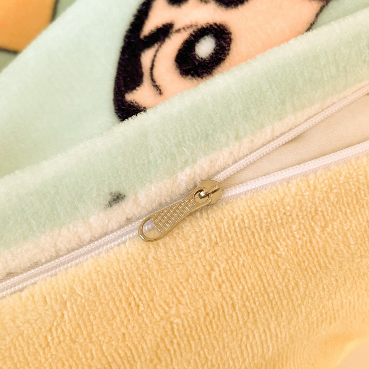 91家纺网 家纺一手货源 找家纺 桃子家居 2026新款A类蜡笔小新正版授权卡通加厚高克重牛奶绒系列四件套 绒-欢乐小新