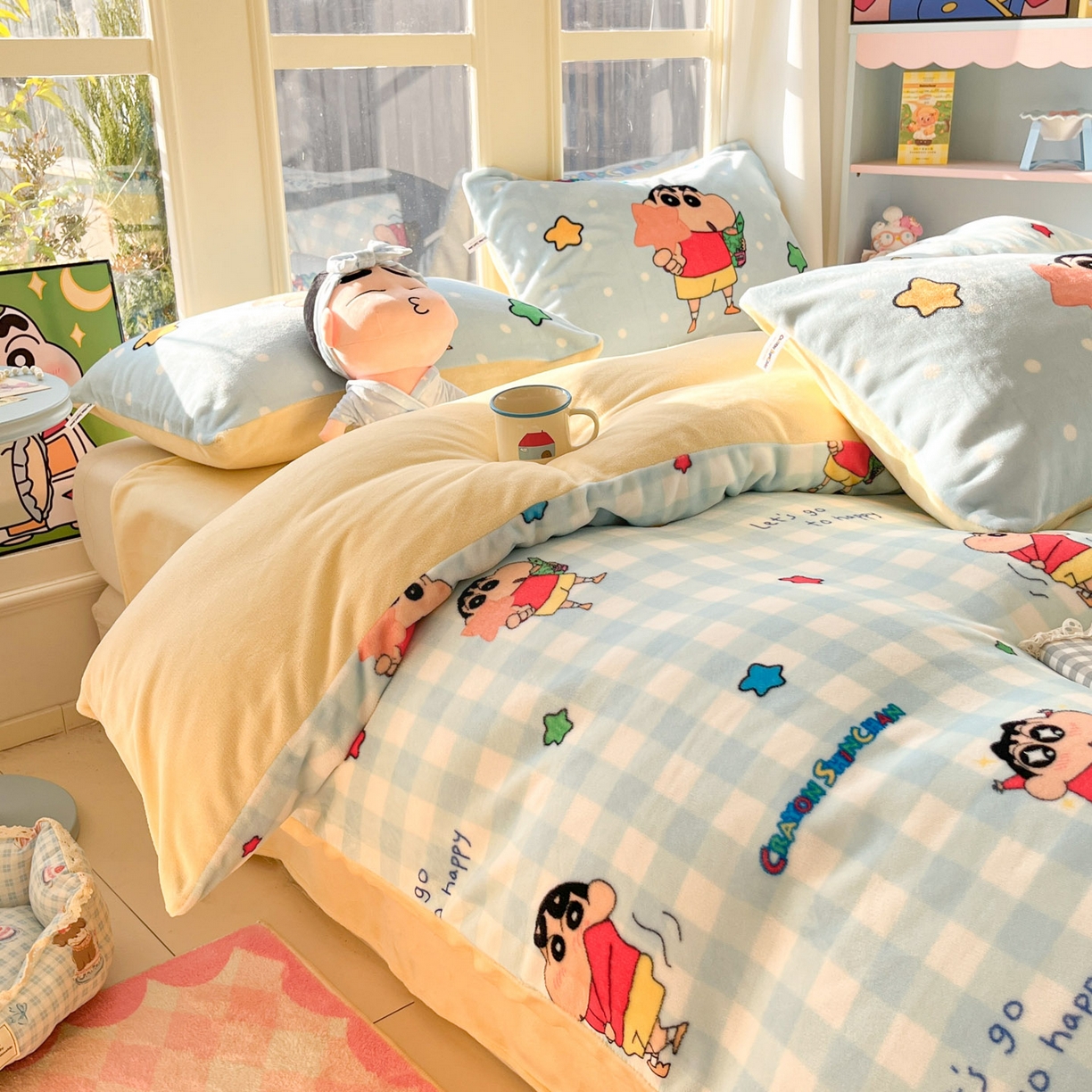91家纺网 家纺一手货源 找家纺 桃子家居 2026新款A类蜡笔小新正版授权卡通加厚高克重牛奶绒系列四件套 绒-蓝格星星小新