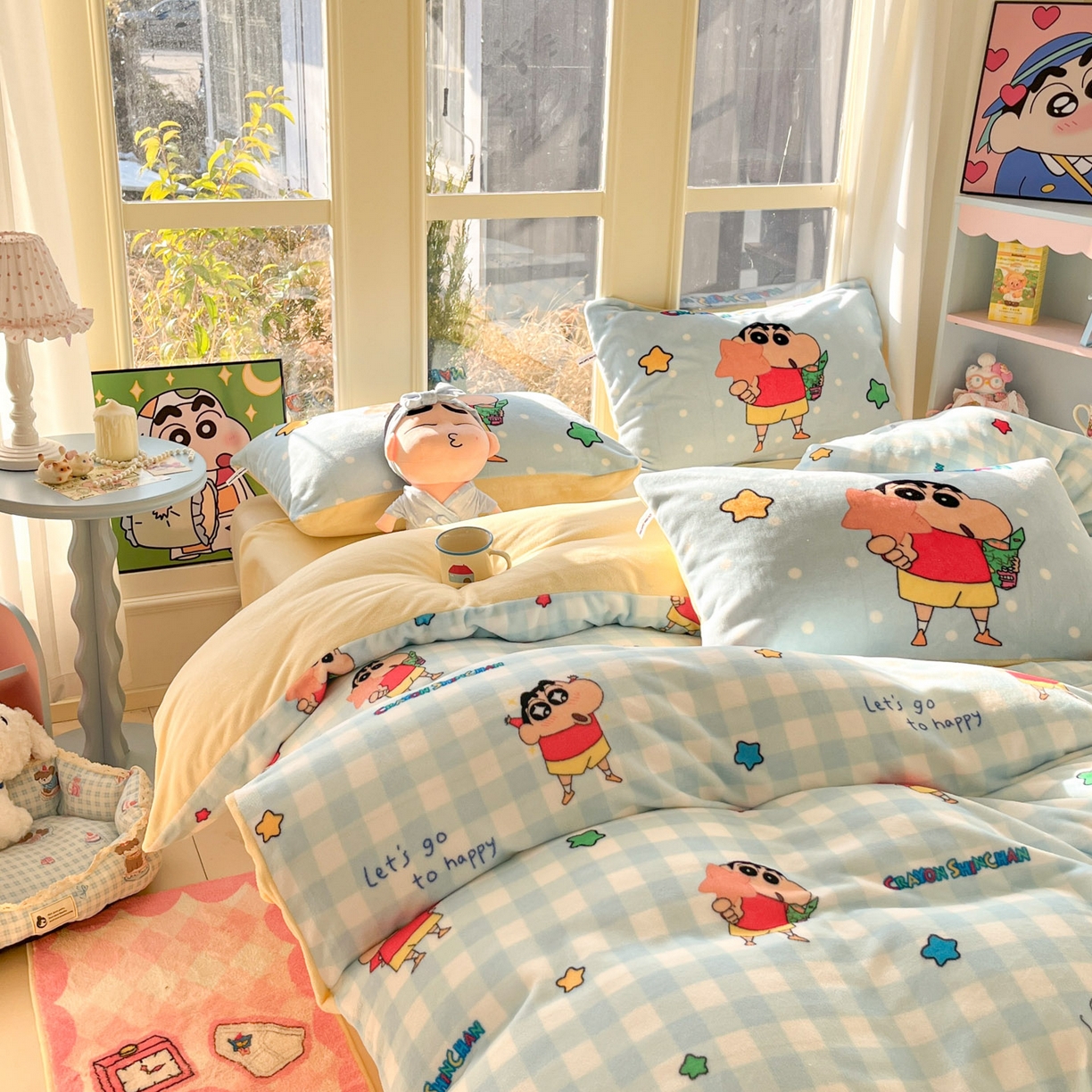 91家纺网 家纺一手货源 找家纺 桃子家居 2026新款A类蜡笔小新正版授权卡通加厚高克重牛奶绒系列四件套 绒-蓝格星星小新