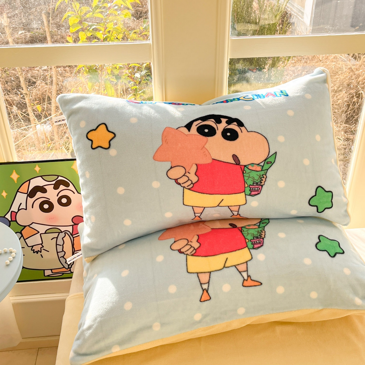 91家纺网 家纺一手货源 找家纺 桃子家居 2026新款A类蜡笔小新正版授权卡通加厚高克重牛奶绒系列四件套 绒-蓝格星星小新