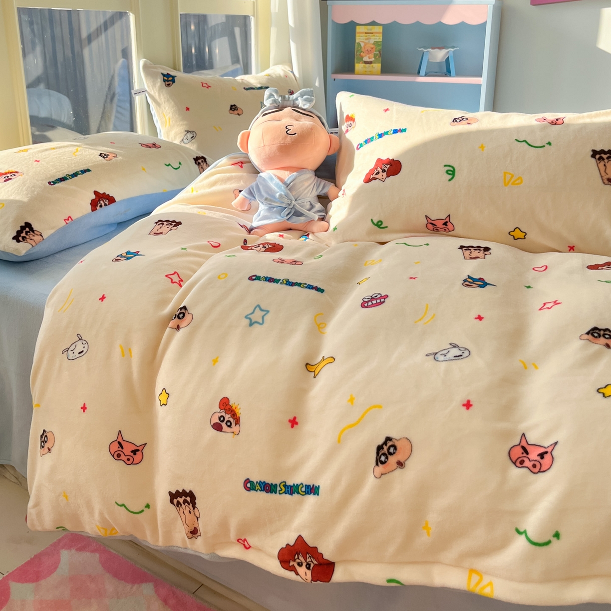 91家纺网 家纺一手货源 找家纺 桃子家居 2026新款A类蜡笔小新正版授权卡通加厚高克重牛奶绒系列四件套 绒-幸福小新