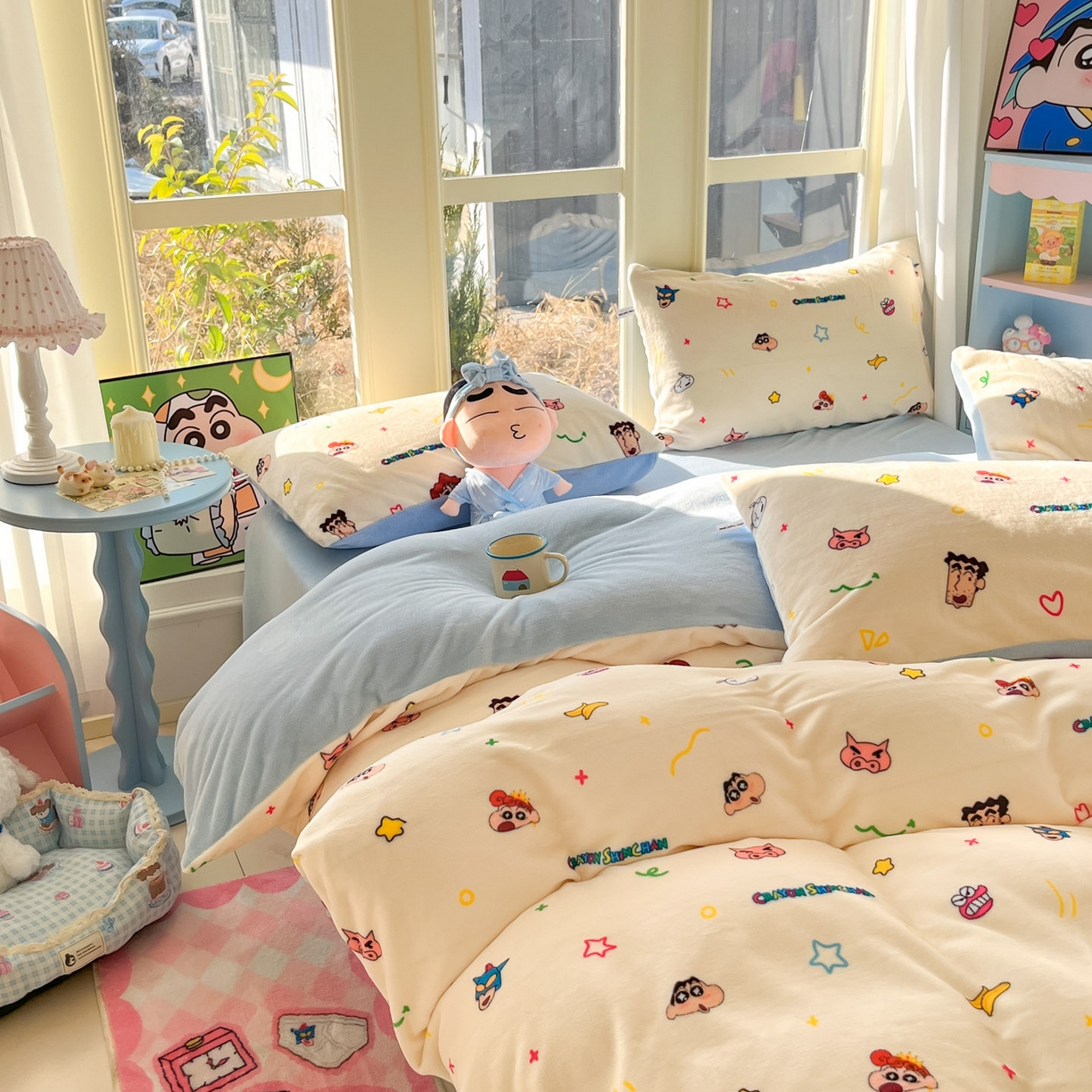 91家纺网 家纺一手货源 找家纺 桃子家居 2026新款A类蜡笔小新正版授权卡通加厚高克重牛奶绒系列四件套 绒-幸福小新