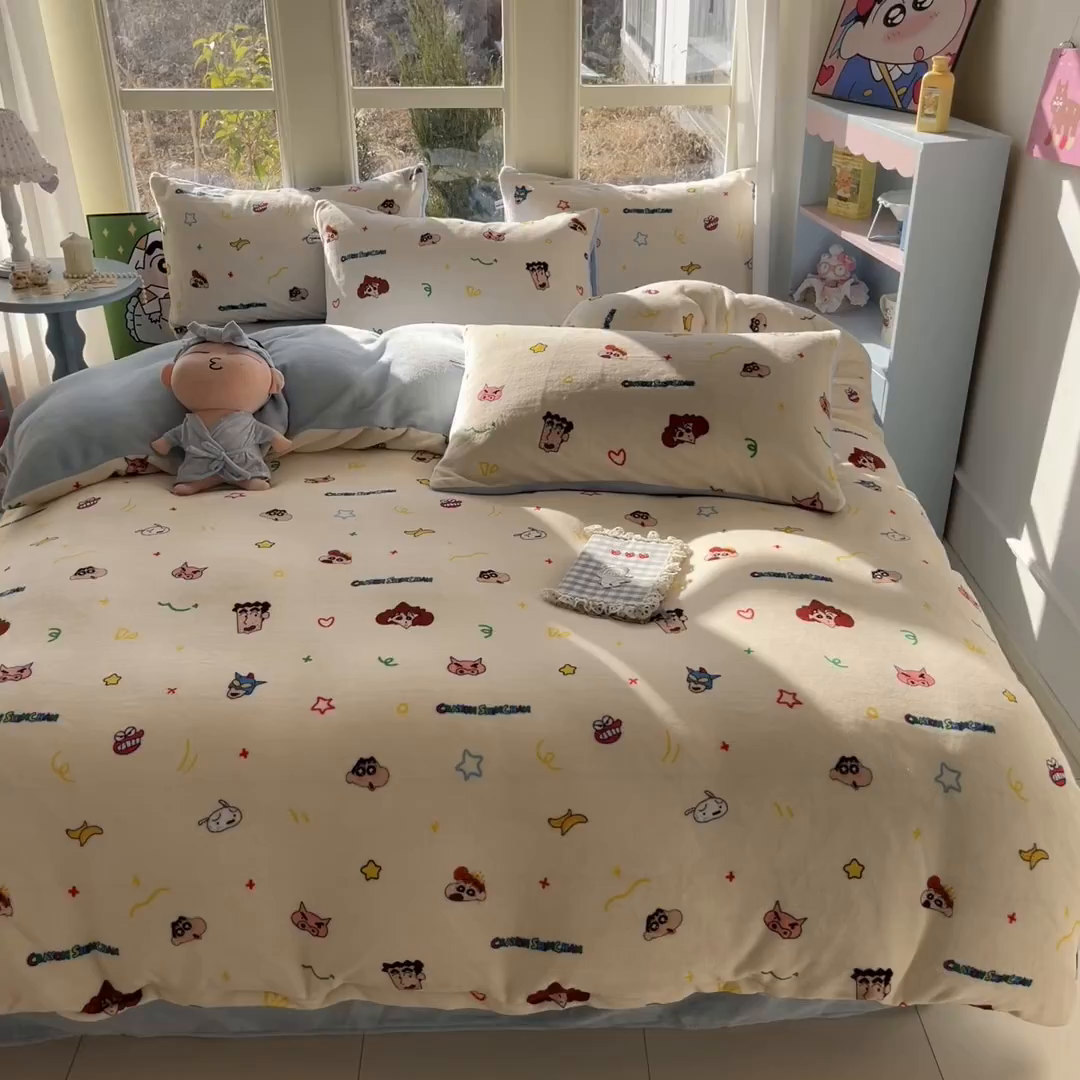 91家纺网 家纺一手货源 找家纺 桃子家居 2026新款A类蜡笔小新正版授权卡通加厚高克重牛奶绒系列四件套 绒-幸福小新