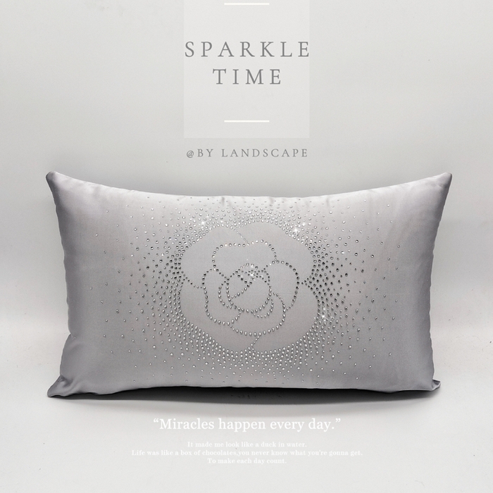 91家纺网 家纺一手货源 找家纺 （总）澜屿 新款茶花轻颂镶钻小抱枕装饰枕腰枕枕芯