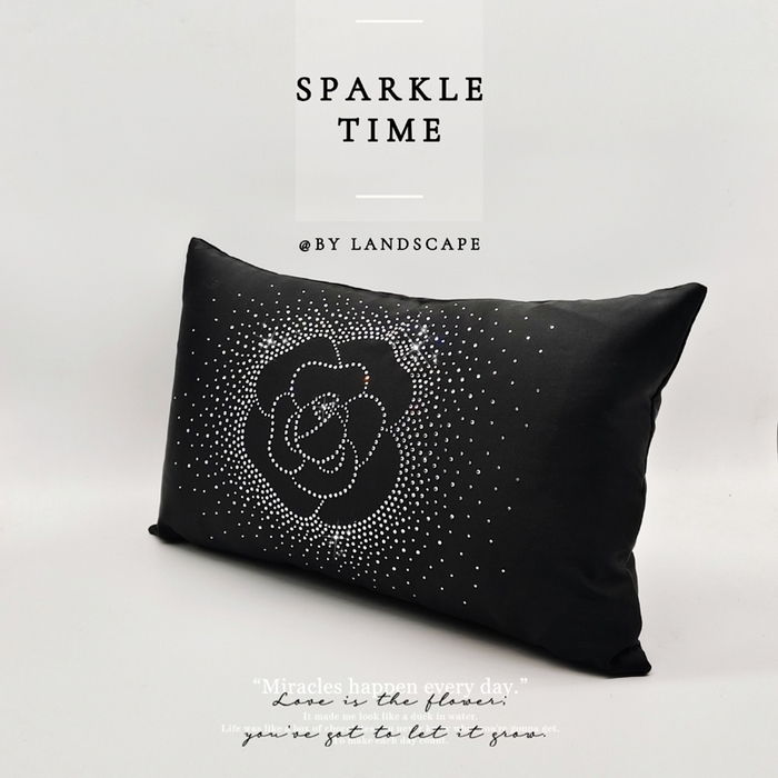 91家纺网 家纺一手货源 找家纺 澜屿 新款茶花轻颂镶钻小抱枕装饰枕腰枕枕芯 曜黑