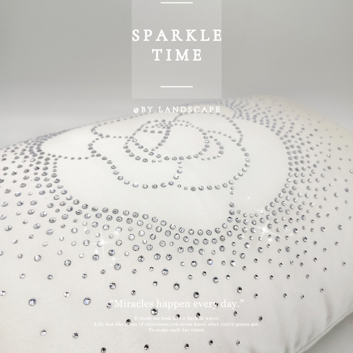 91家纺网 家纺一手货源 找家纺 （总）澜屿 新款茶花轻颂镶钻小抱枕装饰枕腰枕枕芯