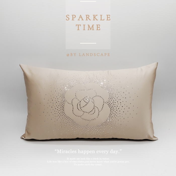 澜屿 新款茶花轻颂镶钻小抱枕装饰枕腰枕枕芯 香槟