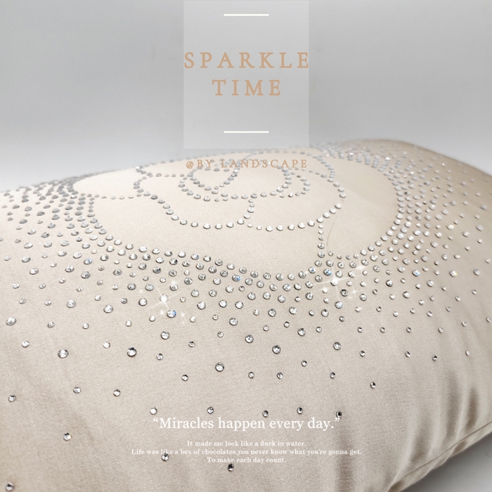 91家纺网 家纺一手货源 找家纺 澜屿 新款茶花轻颂镶钻小抱枕装饰枕腰枕枕芯 香槟