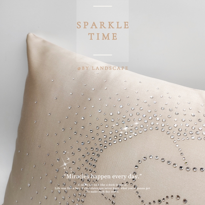 91家纺网 家纺一手货源 找家纺 澜屿 新款茶花轻颂镶钻小抱枕装饰枕腰枕枕芯 香槟