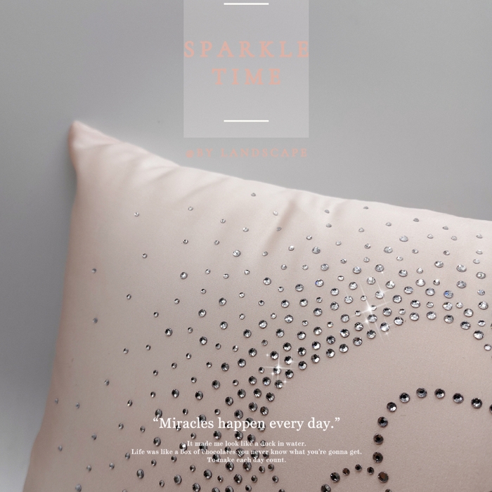 91家纺网 家纺一手货源 找家纺 澜屿 新款茶花轻颂镶钻小抱枕装饰枕腰枕枕芯 玉粉