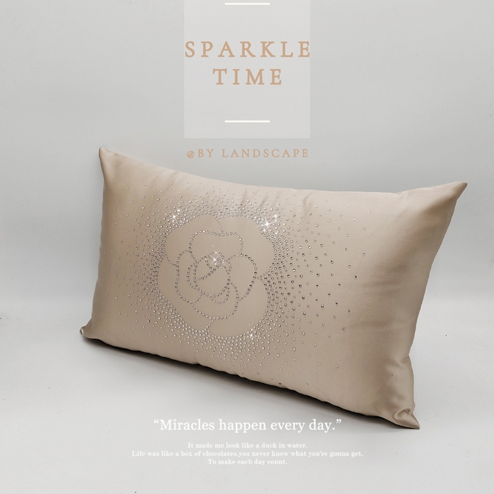 91家纺网 家纺一手货源 找家纺 澜屿 新款茶花轻颂镶钻小抱枕装饰枕腰枕枕芯 香槟