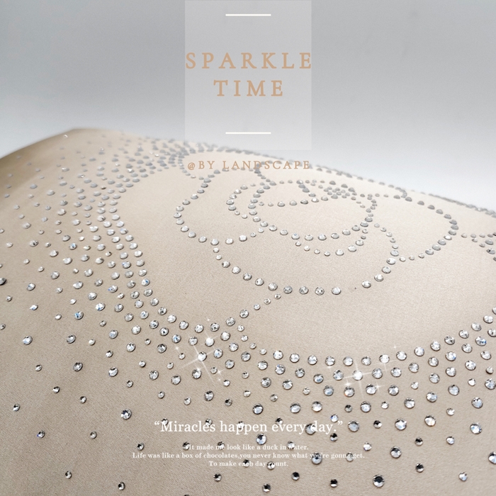 91家纺网 家纺一手货源 找家纺 澜屿 新款茶花轻颂镶钻小抱枕装饰枕腰枕枕芯 香槟