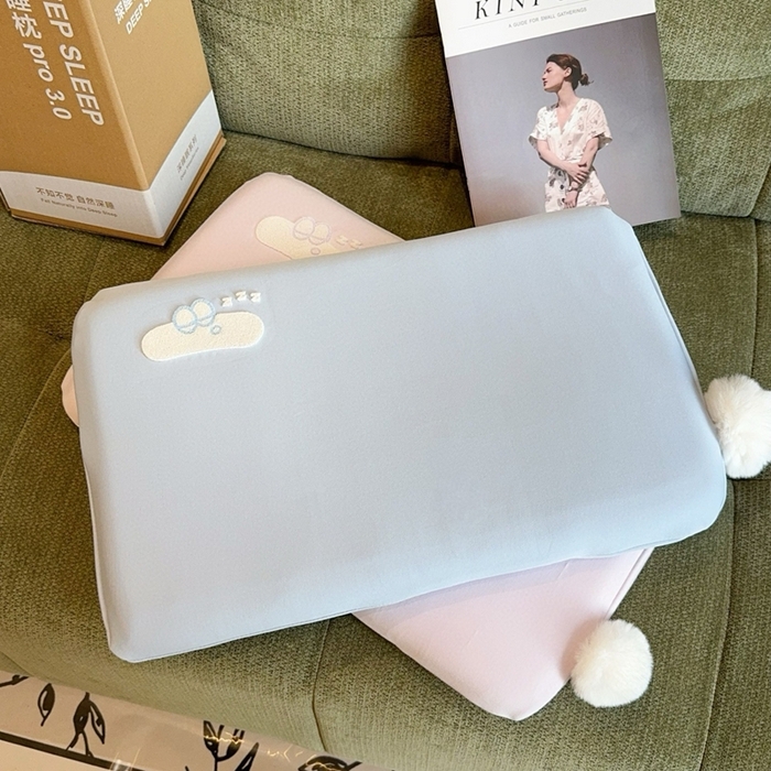 91家纺网 家纺一手货源 找家纺 兜米家居 2026新款酒店同款深睡儿童枕头3-12岁枕头枕芯吸湿透气颈椎枕 蓝色