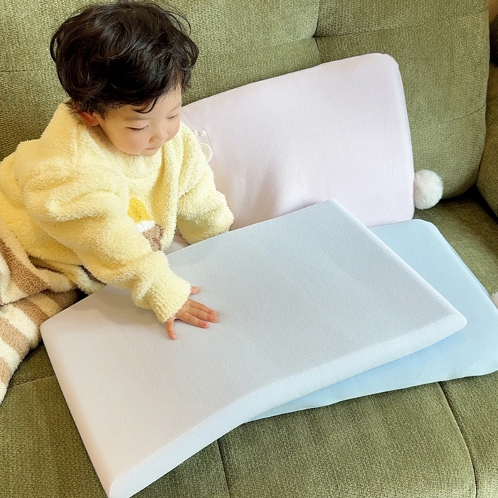 91家纺网 家纺一手货源 找家纺 兜米家居 2026新款酒店同款深睡儿童枕头3-12岁枕头枕芯吸湿透气颈椎枕 蓝色