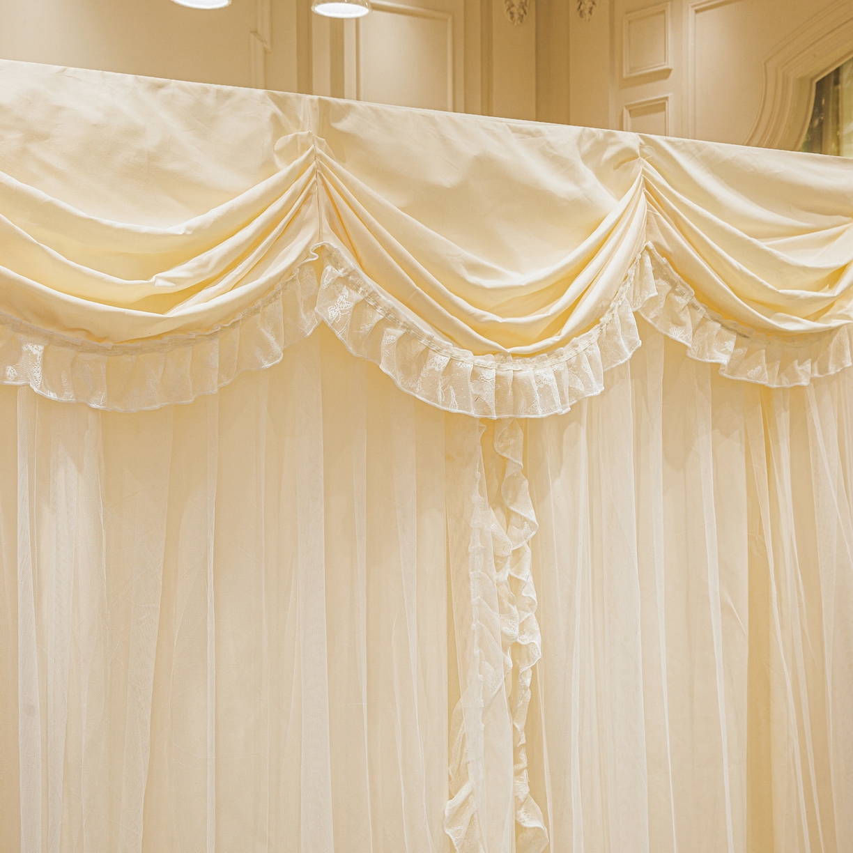 91家纺网 家纺一手货源 找家纺 艾晶美家纺有限公司 2026新款法式公主风 双杆双层落地床幔遮光蚊帐 蝶影栖纱-奶黄