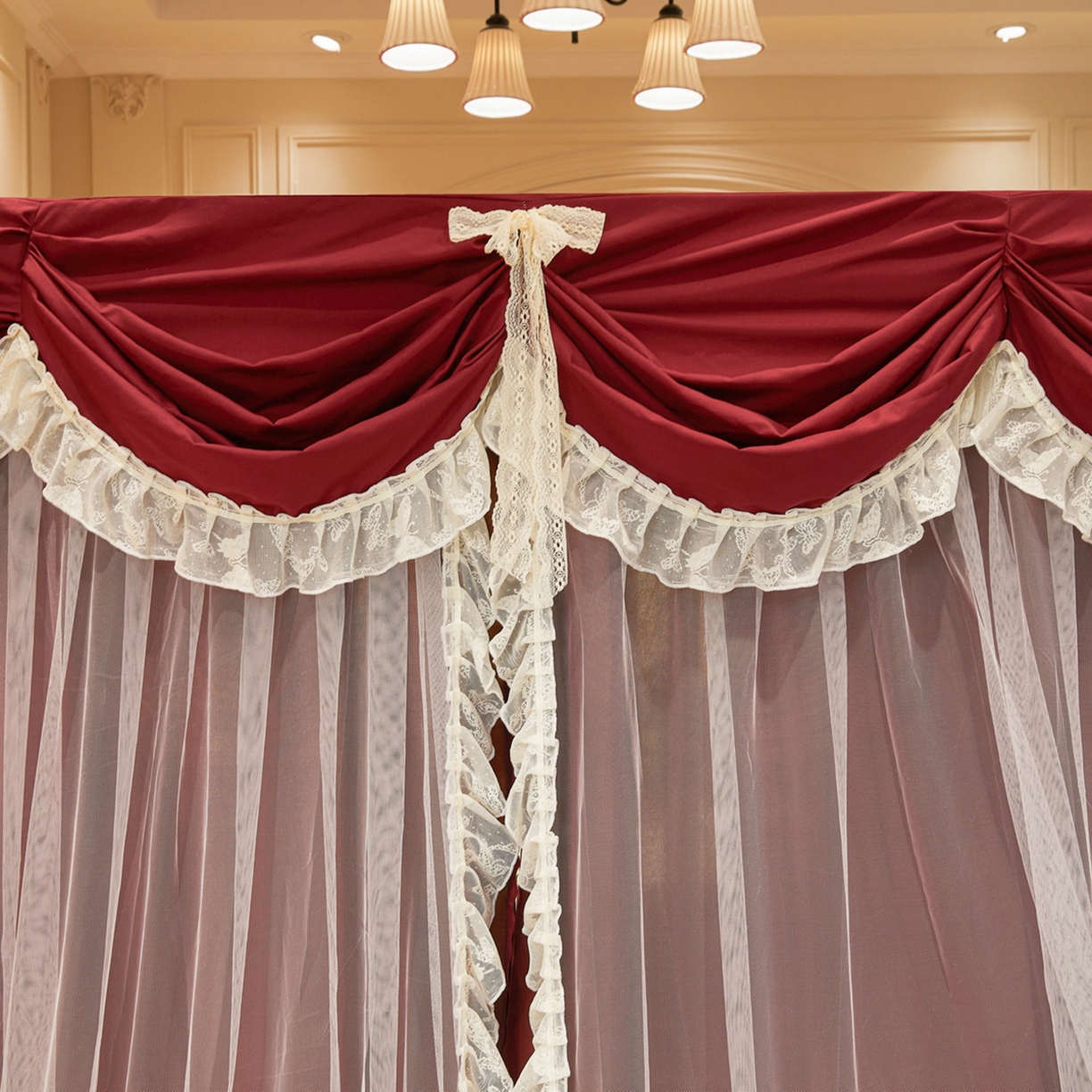 91家纺网 家纺一手货源 找家纺 艾晶美家纺有限公司 2026新款法式公主风 双杆双层落地床幔遮光蚊帐 蝶影栖纱-酒红