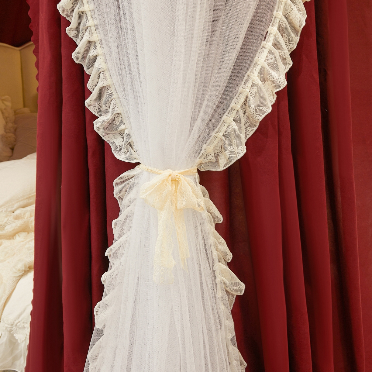 91家纺网 家纺一手货源 找家纺 艾晶美家纺有限公司 2026新款法式公主风 双杆双层落地床幔遮光蚊帐 蝶影栖纱-酒红