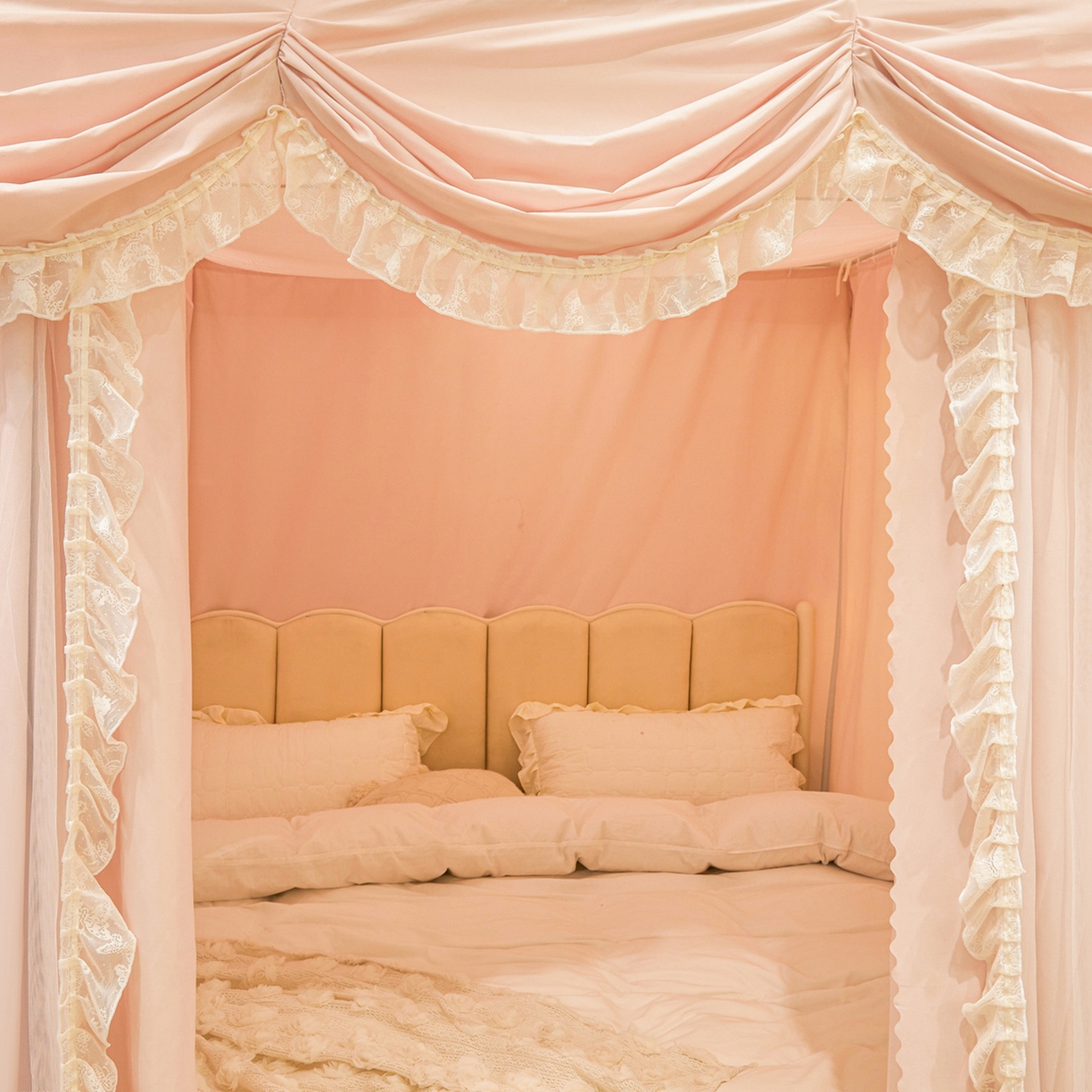 91家纺网 家纺一手货源 找家纺 艾晶美家纺有限公司 2026新款法式公主风 双杆双层落地床幔遮光蚊帐 蝶影栖纱-水粉