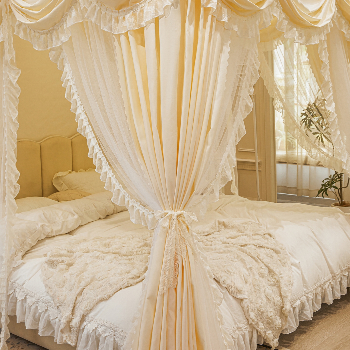 91家纺网 家纺一手货源 找家纺 艾晶美家纺有限公司 2026新款法式公主风 双杆双层落地床幔遮光蚊帐 蝶影栖纱-奶黄