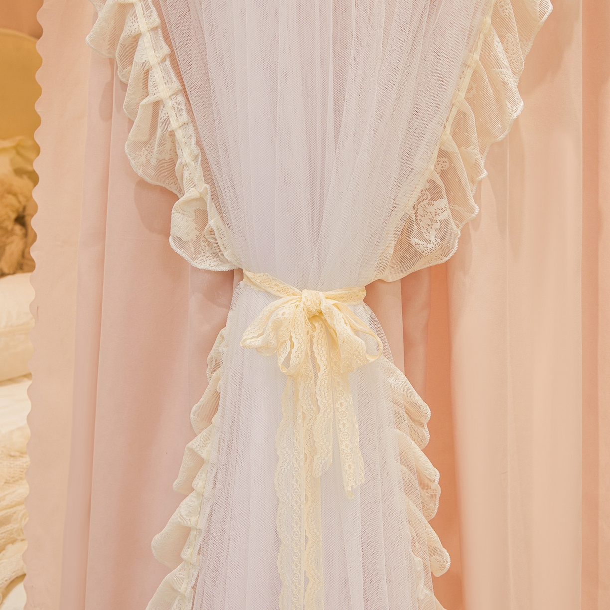 91家纺网 家纺一手货源 找家纺 艾晶美家纺有限公司 2026新款法式公主风 双杆双层落地床幔遮光蚊帐 蝶影栖纱-水粉