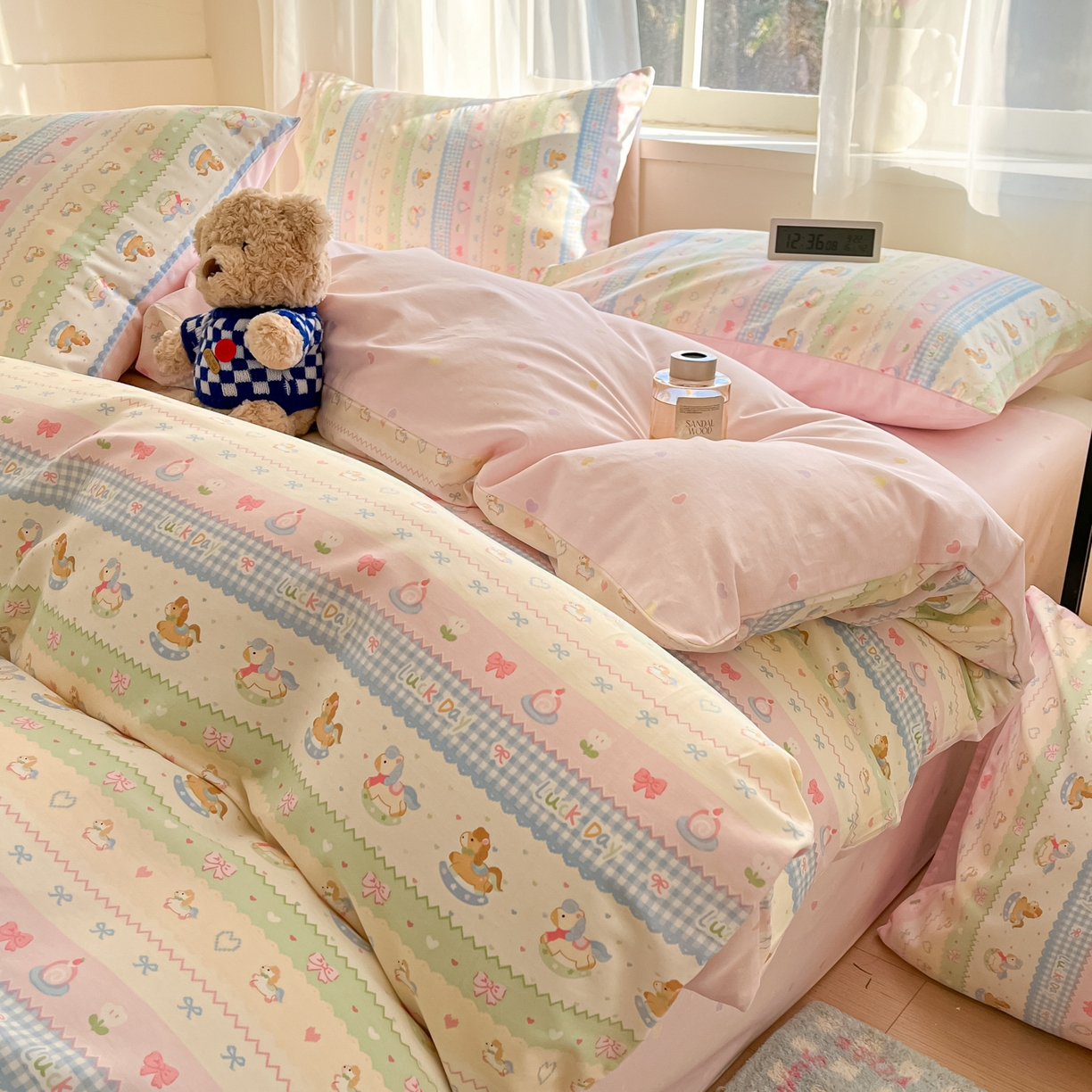 91家纺网 家纺一手货源 找家纺 吉象家纺 2026新款高支密全棉印花四件套 快乐小马