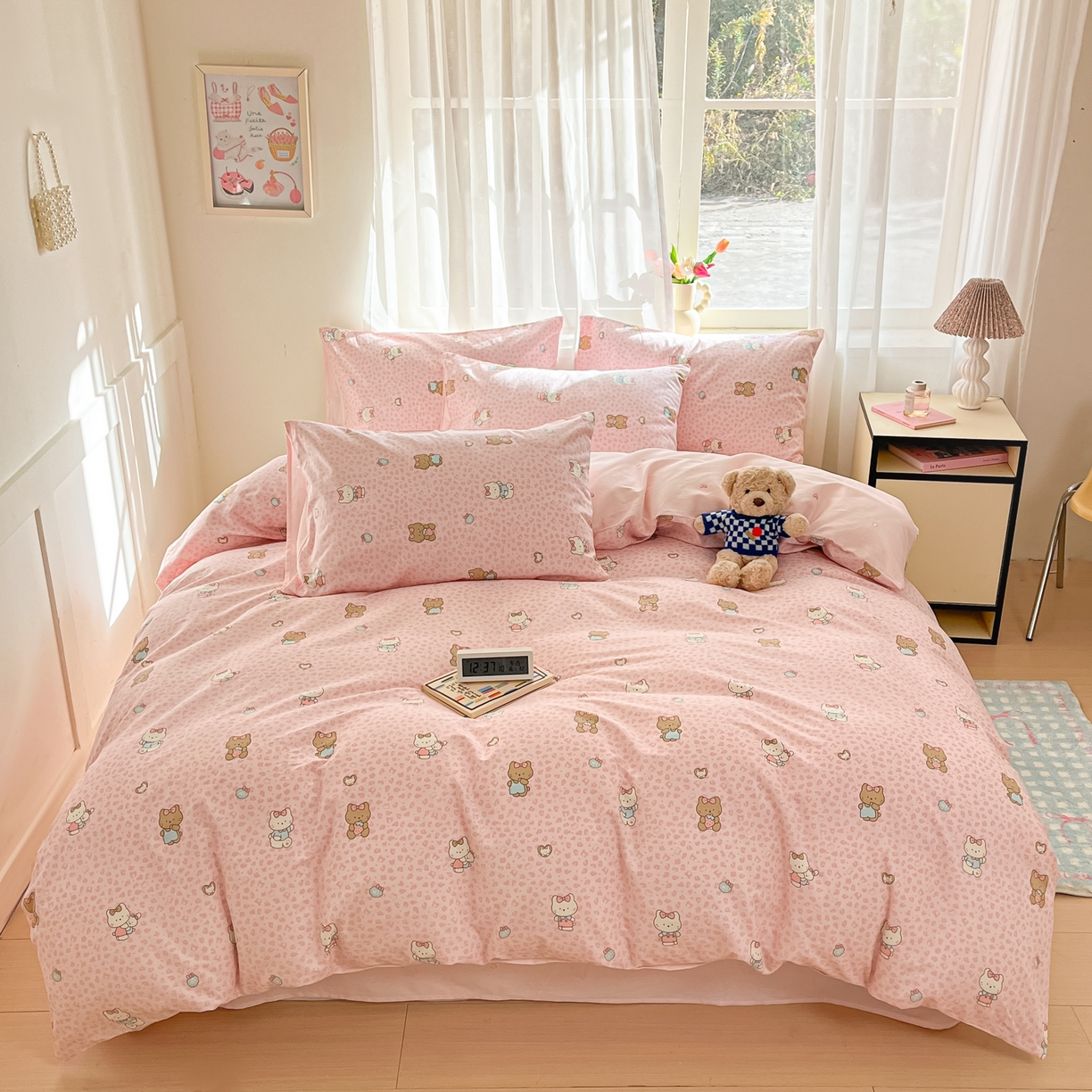 91家纺网 家纺一手货源 找家纺 吉象家纺 2026新款高支密全棉印花四件套 布偶假期