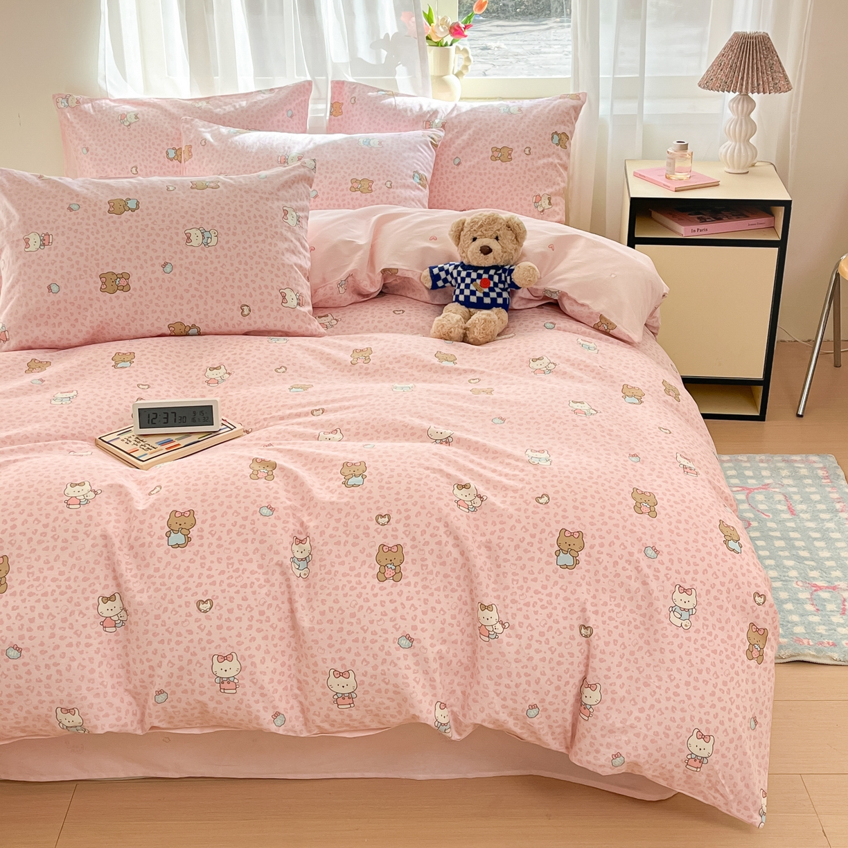 91家纺网 家纺一手货源 找家纺 吉象家纺 2026新款高支密全棉印花四件套 布偶假期