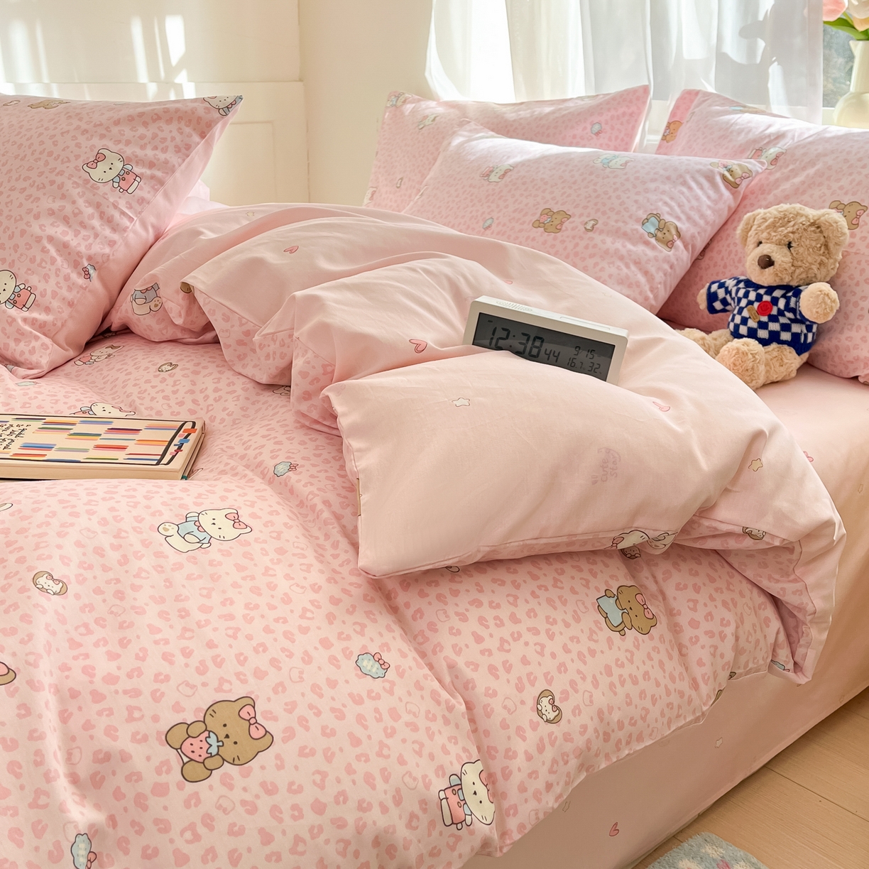 91家纺网 家纺一手货源 找家纺 吉象家纺 2026新款高支密全棉印花四件套 布偶假期