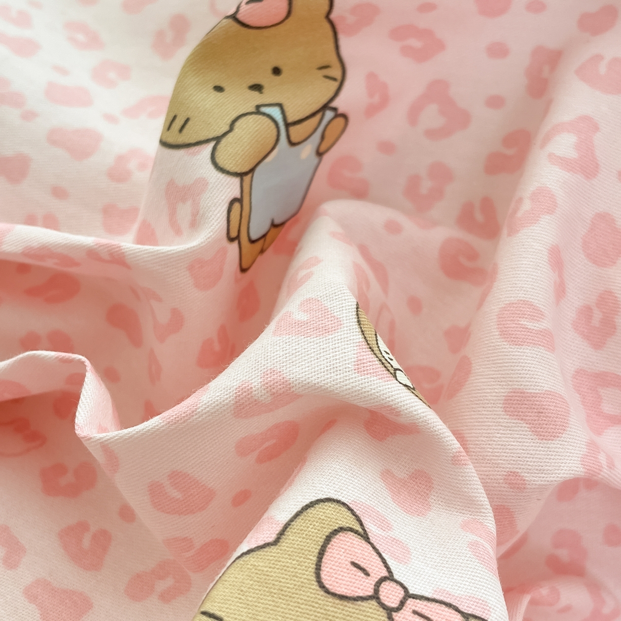 91家纺网 家纺一手货源 找家纺 吉象家纺 2026新款高支密全棉印花四件套 布偶假期