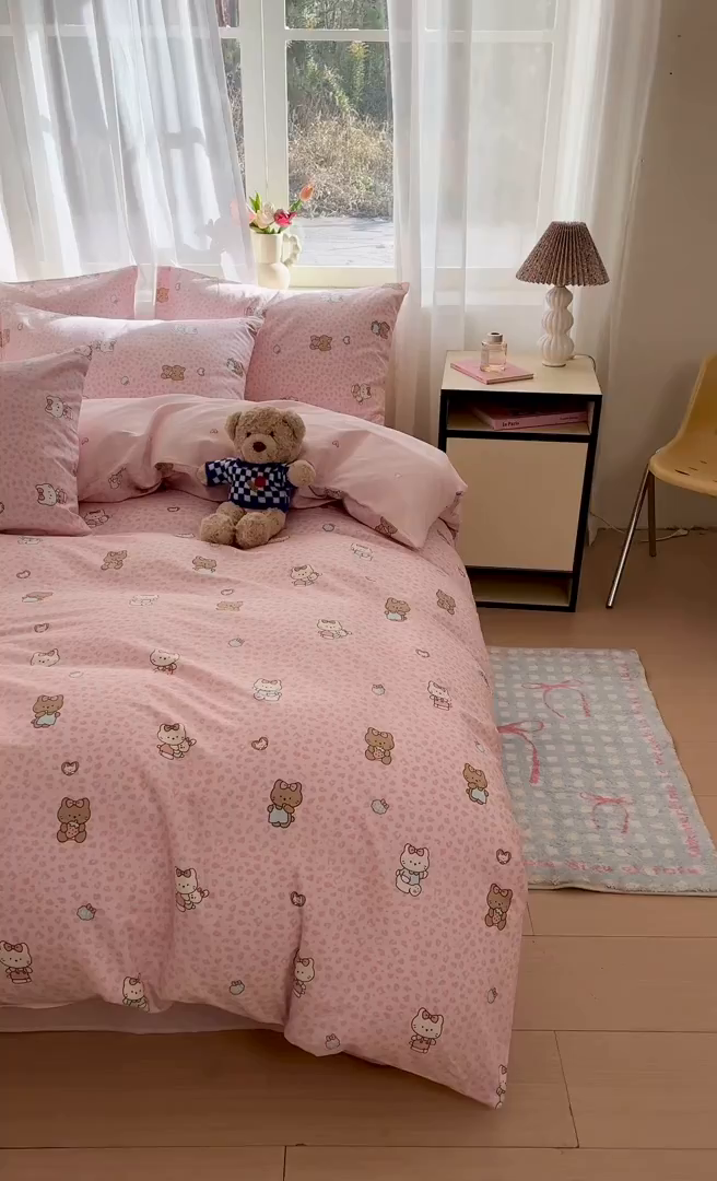 91家纺网 家纺一手货源 找家纺 吉象家纺 2026新款高支密全棉印花四件套 布偶假期