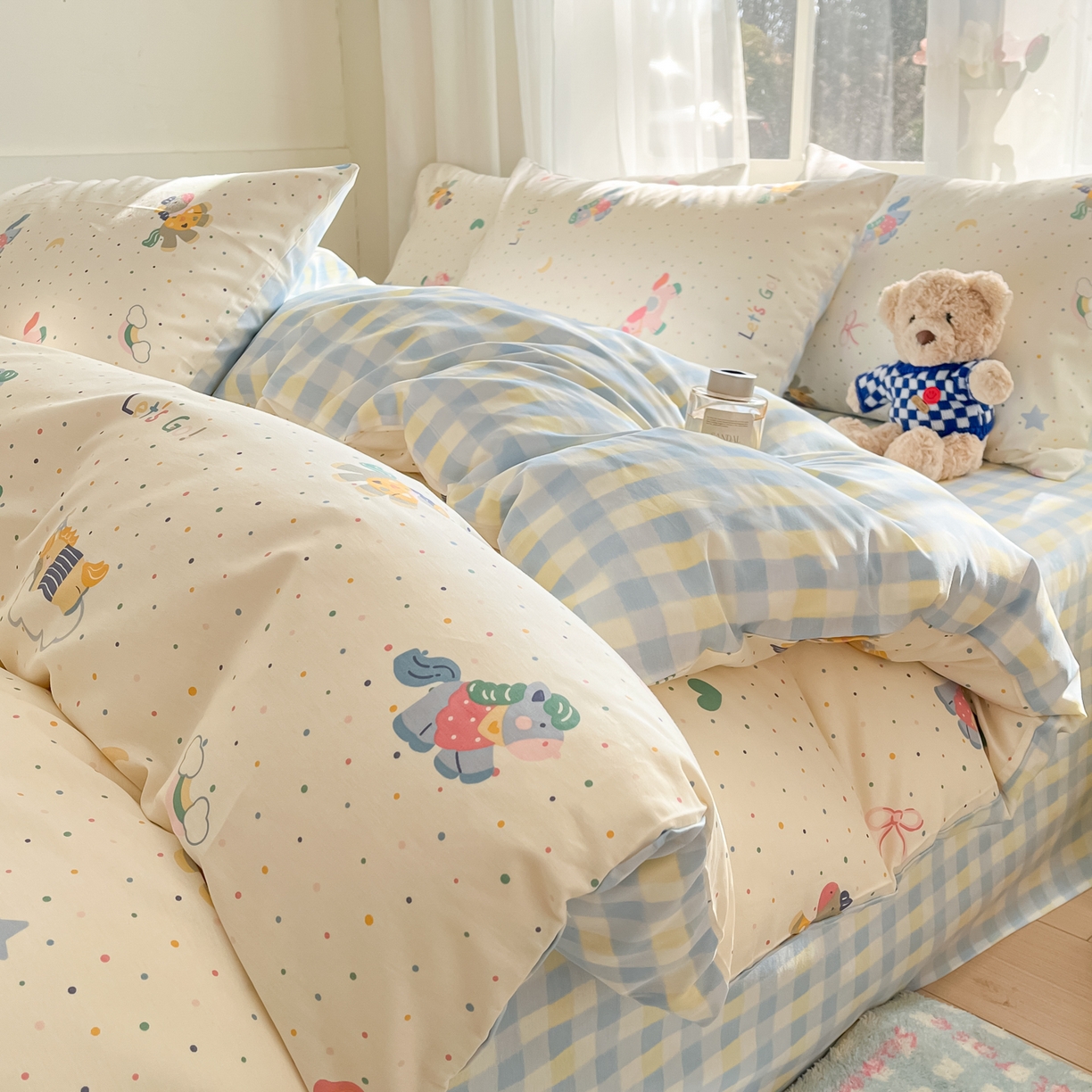 91家纺网 家纺一手货源 找家纺 吉象家纺 2026新款高支密全棉印花四件套 彩虹木马