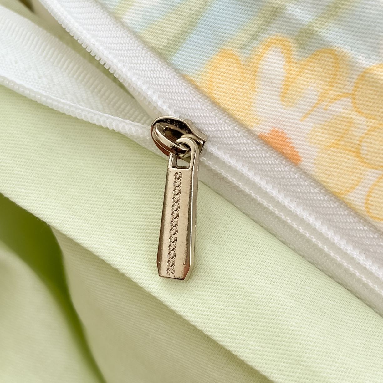 91家纺网 家纺一手货源 找家纺 吉象家纺 2026新款高支密全棉印花四件套 春游手记