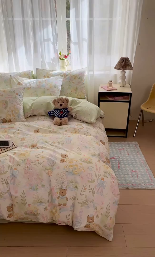 91家纺网 家纺一手货源 找家纺 吉象家纺 2026新款高支密全棉印花四件套 春游手记