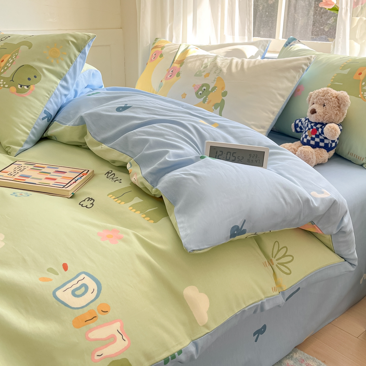 91家纺网 家纺一手货源 找家纺 吉象家纺 2026新款高支密全棉印花四件套 度假恐龙