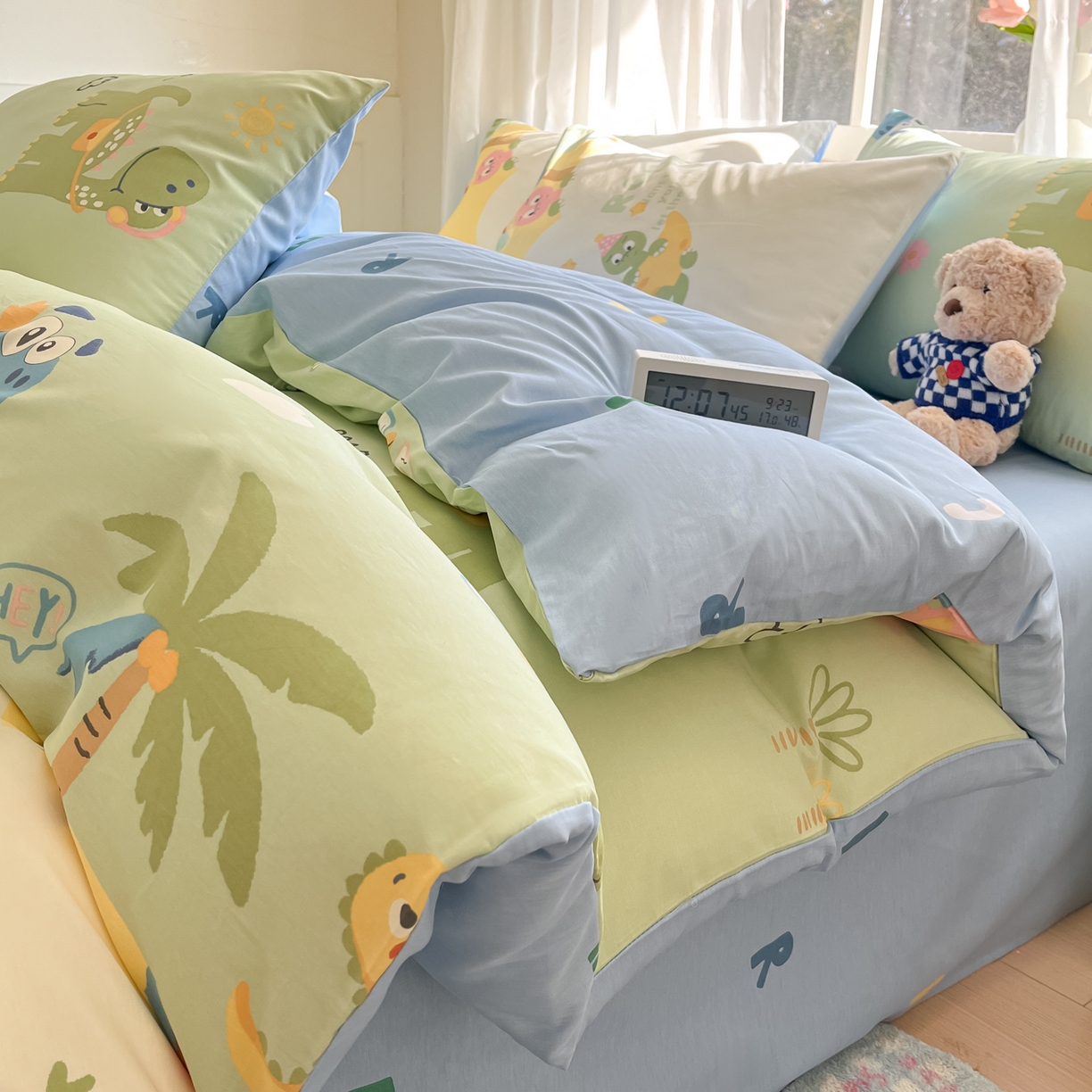 91家纺网 家纺一手货源 找家纺 吉象家纺 2026新款高支密全棉印花四件套 度假恐龙