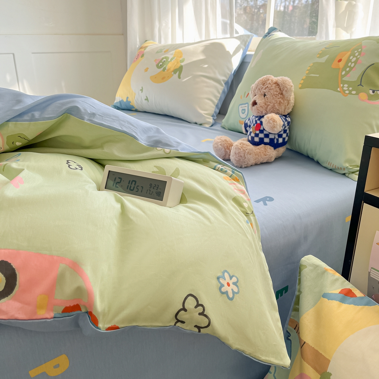 91家纺网 家纺一手货源 找家纺 吉象家纺 2026新款高支密全棉印花四件套 度假恐龙