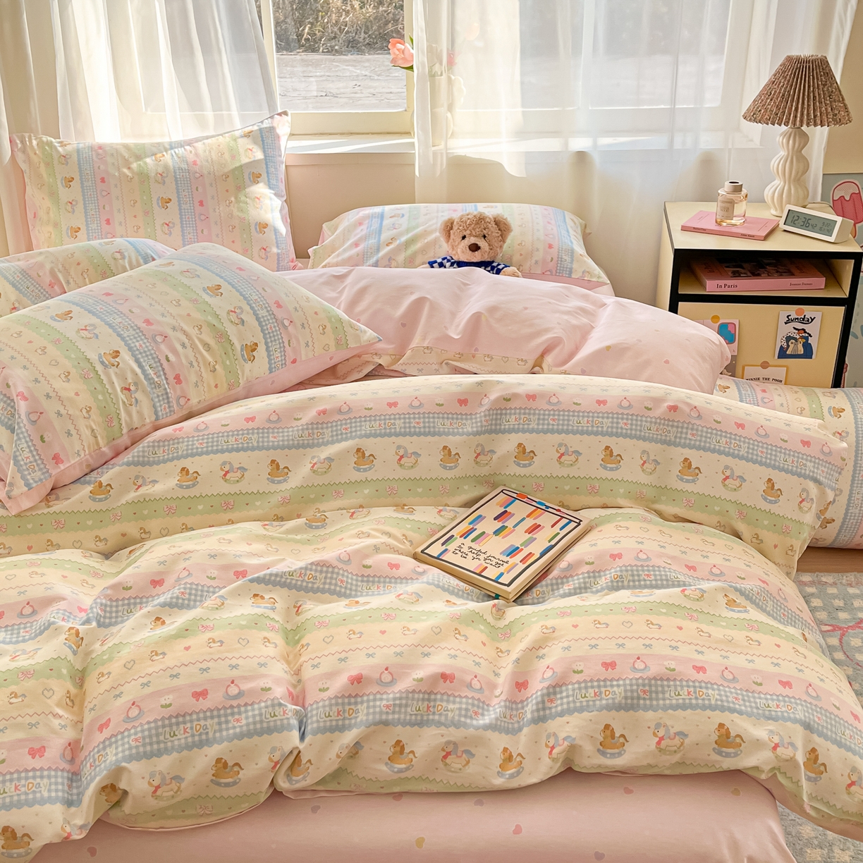 91家纺网 家纺一手货源 找家纺 吉象家纺 2026新款高支密全棉印花四件套 快乐小马