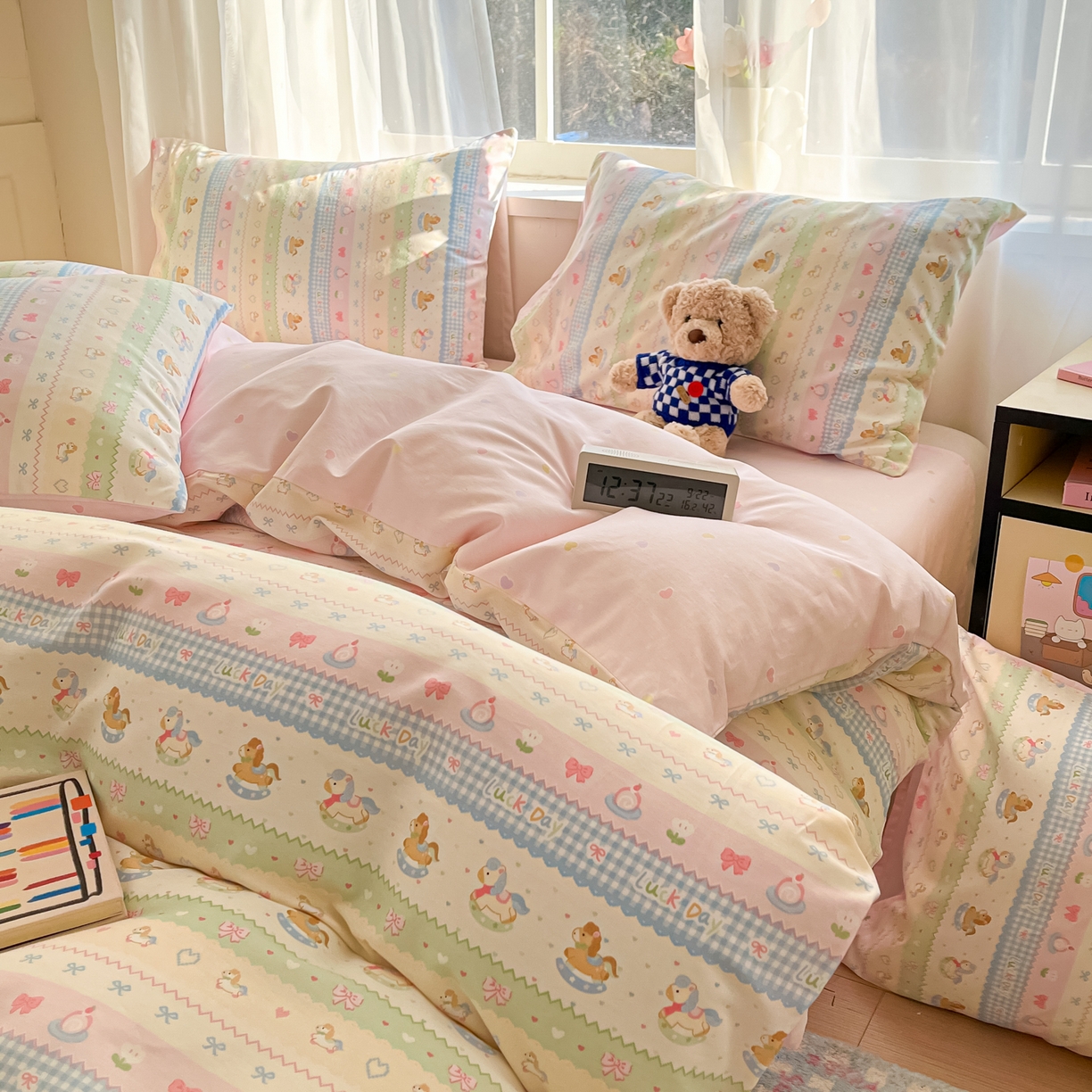 91家纺网 家纺一手货源 找家纺 吉象家纺 2026新款高支密全棉印花四件套 快乐小马