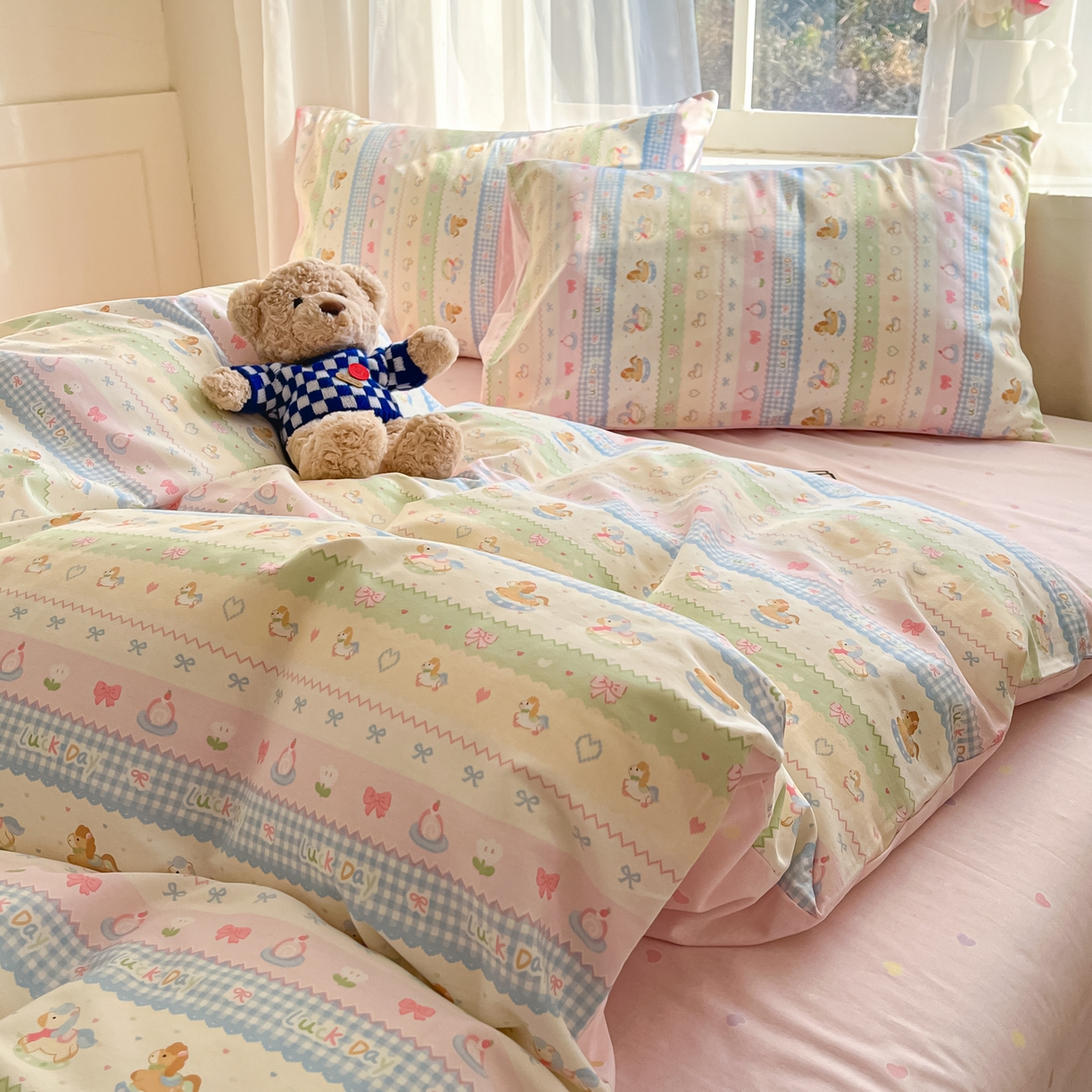 91家纺网 家纺一手货源 找家纺 吉象家纺 2026新款高支密全棉印花四件套 快乐小马