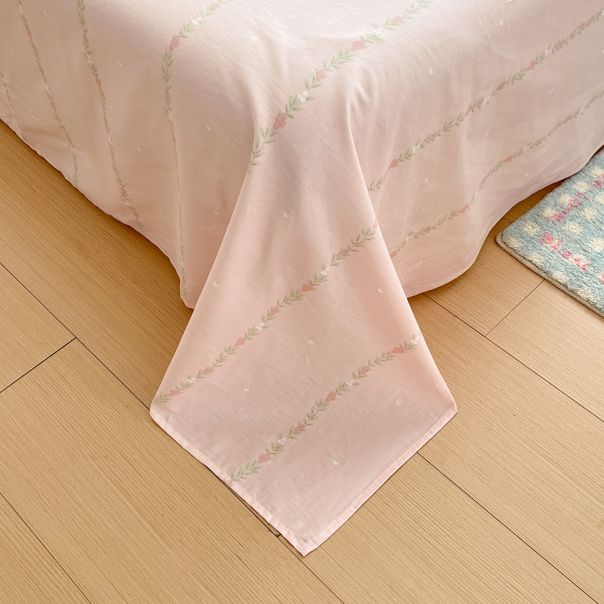 91家纺网 家纺一手货源 找家纺 吉象家纺 2026新款高支密全棉印花四件套 童话花町