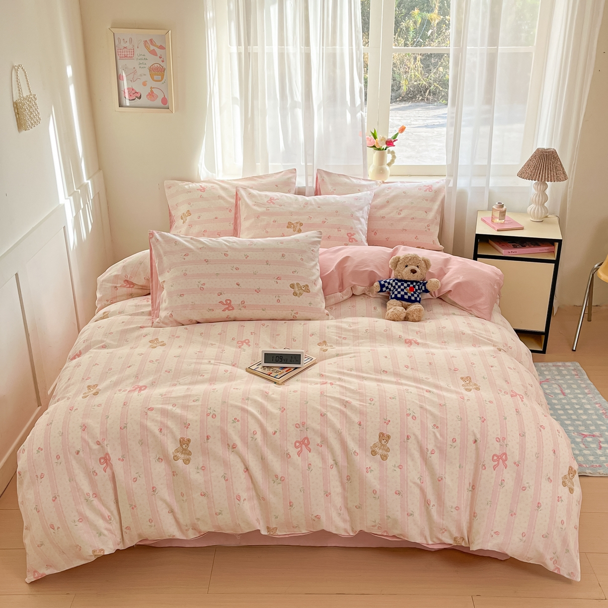 91家纺网 家纺一手货源 找家纺 吉象家纺 2026新款高支密全棉印花四件套 温柔花朵熊