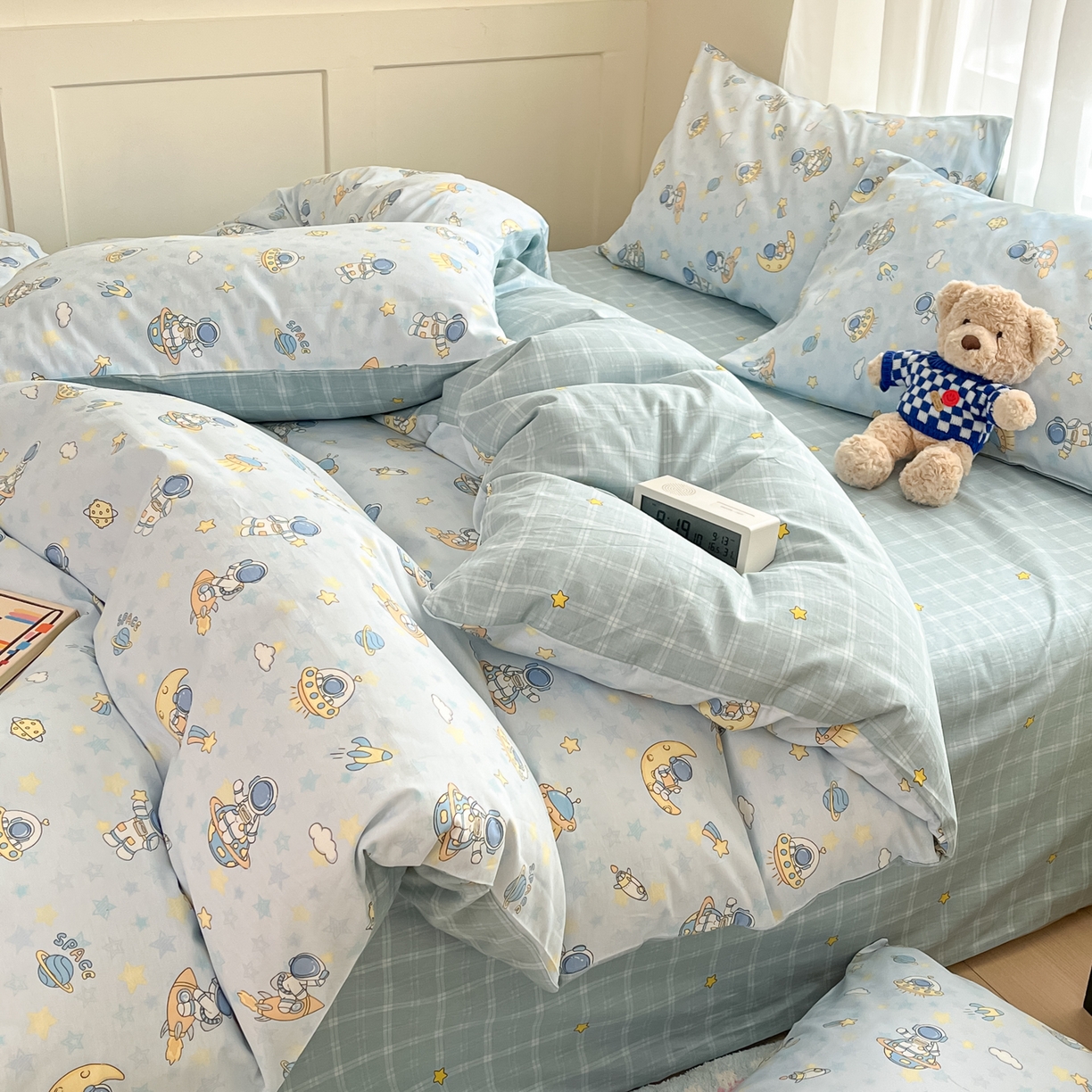 91家纺网 家纺一手货源 找家纺 吉象家纺 2026新款高支密全棉印花四件套 小小宇航员