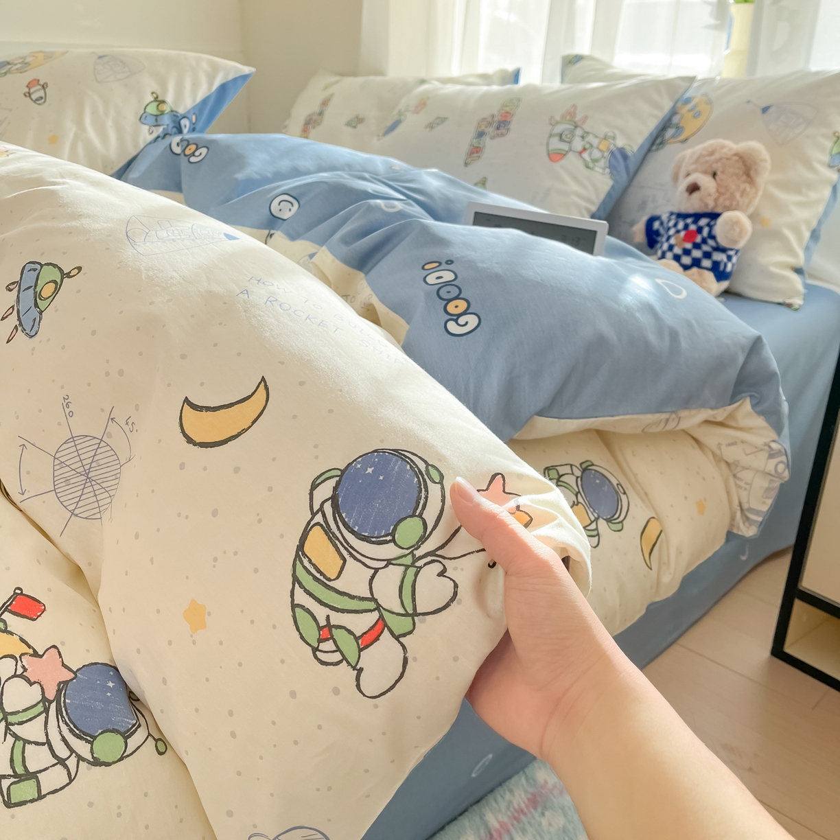 91家纺网 家纺一手货源 找家纺 吉象家纺 2026新款高支密全棉印花四件套 星际仔仔