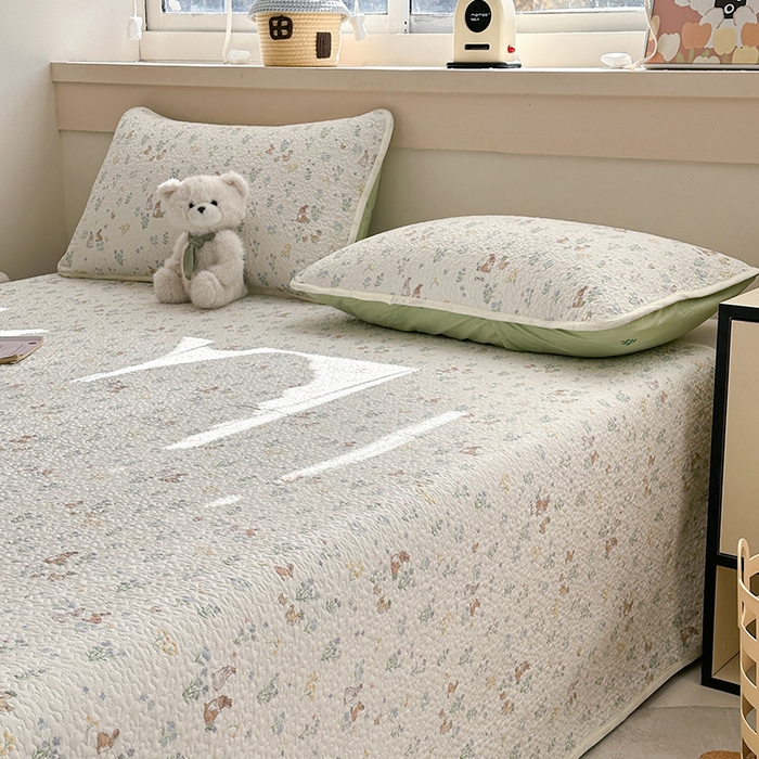 91家纺网 家纺一手货源 找家纺 绵庭家纺 2025新款双面全棉夹棉床盖 春日奇迹